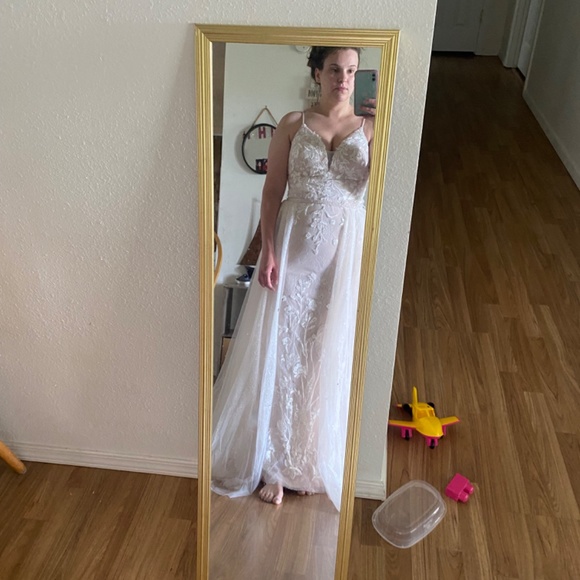 Azazie Sade Wedding Dress - Picture 5 of 10